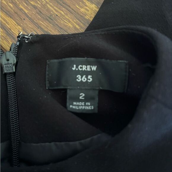 J.Crew 365 black long sleeve back zip long sleeve top with slit detail size 2 - Picture 2 of 10